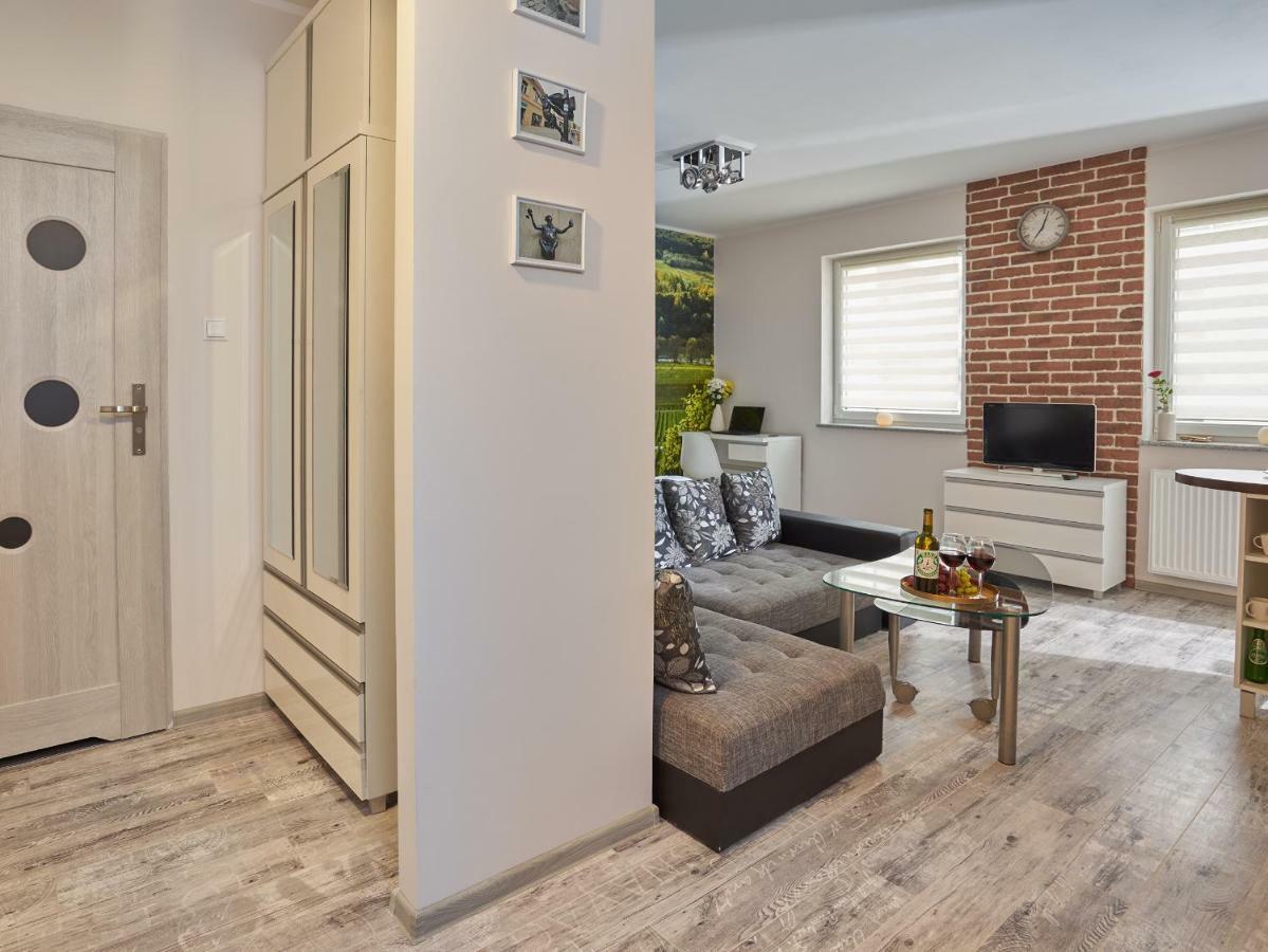Apartament Winnica Zielona Góra Buitenkant foto